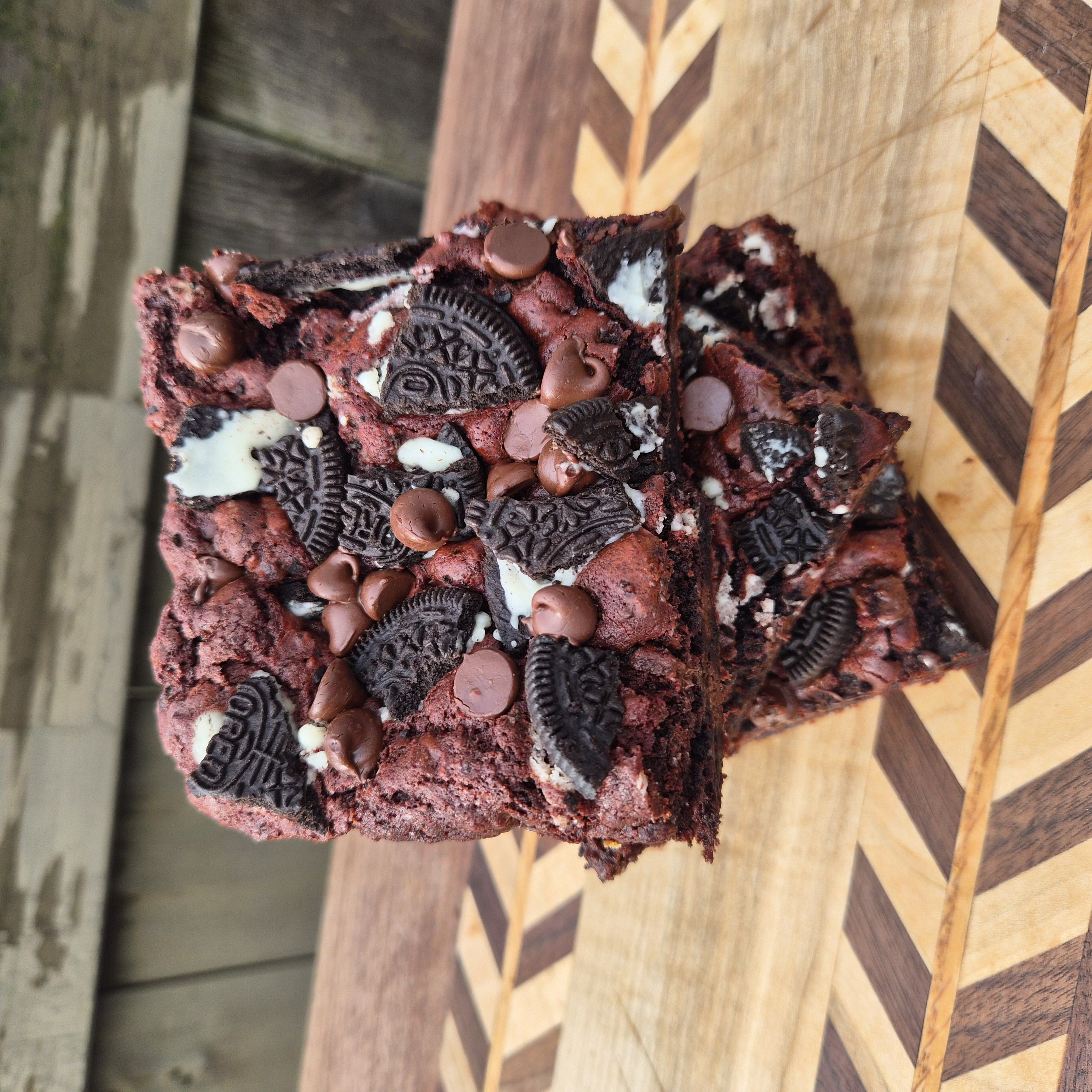 Red Velvet Oreo Brownie 