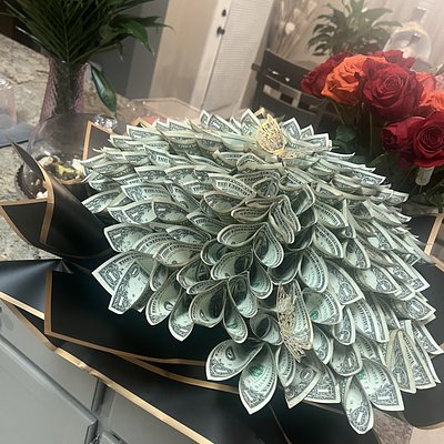 Money Bouquet & Dozen Berries Deal