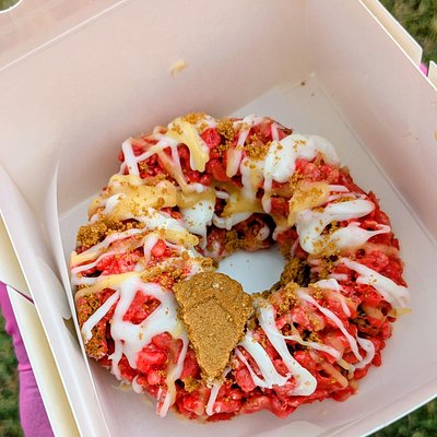 Red Velvet Biscoff Bundt Krisp