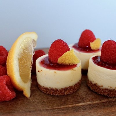 Mini Cheesecakes (Raspberry Lemon) 