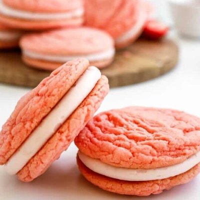 Strawberry Sandwich Cookies