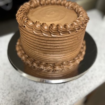 Classic Yellow Cake With Chocolate Frosting 