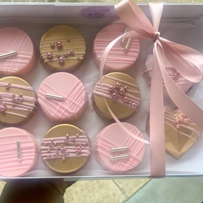 Chocolate Covered Oreos (12 Count)