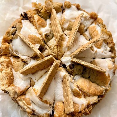 Campfire Cookie Pie