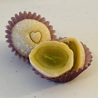Surpresa de Uva - Grape Bonbom - Brazilian Truffles - unit