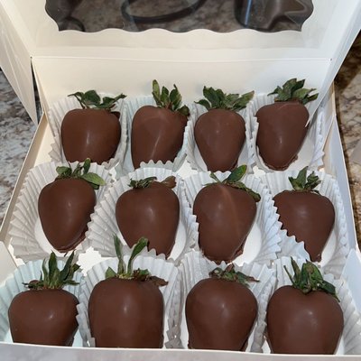 🍓 12 Chocolate Covered Strawberries