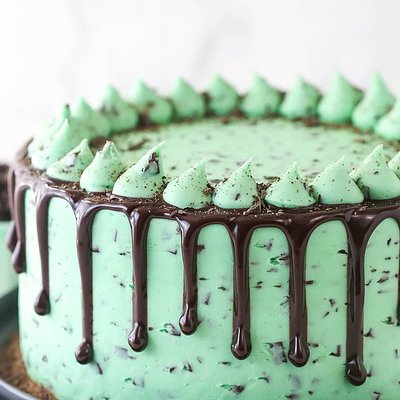 8" Mint Chip Cake (3-Layered)