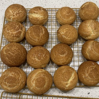 Cream Puff with Craquelin - 6 Pcs