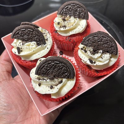 Red Velvet Oreo Cupcakes 