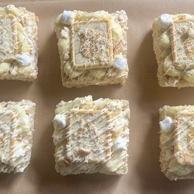 Banana Pudding Rice Krispie Treats (9 Count)