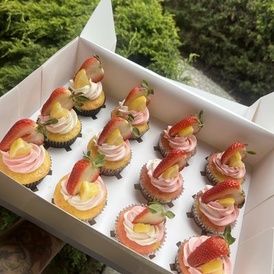 Dozen Cupcakes 