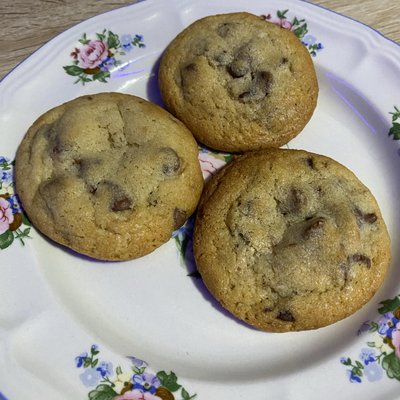 3 Chocolate Chip Cookies