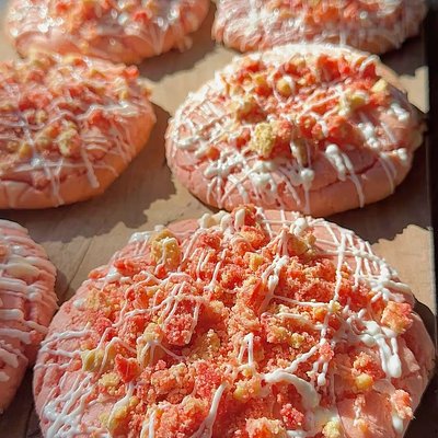 Strawberry Crunch Cookies 