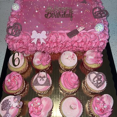Quarter sheet cake + 12 plain cupcakes 