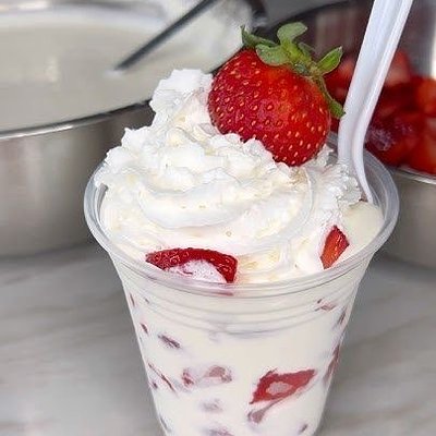 Fresas con crema 16oz
