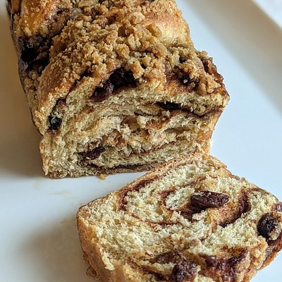 Cinnamon Raisin Streusel Babka - Regular 