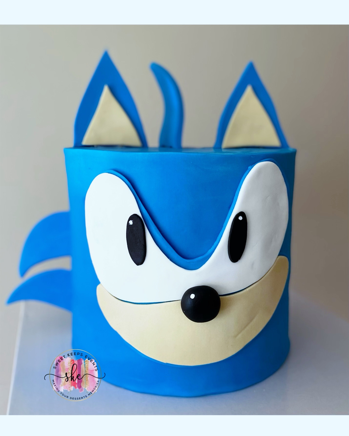 Custom Cake Creations 