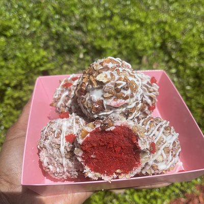 4ct - Red Velet Cake Bites