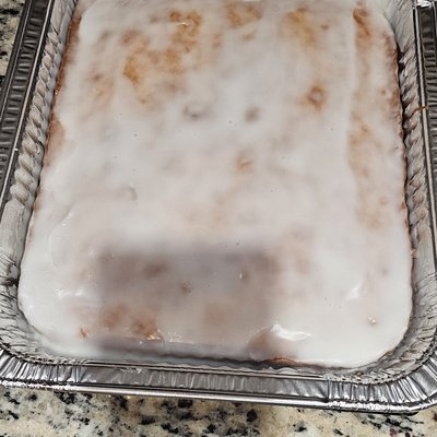 Medium Pan Elaine's Famous Lemon Jello Kake 