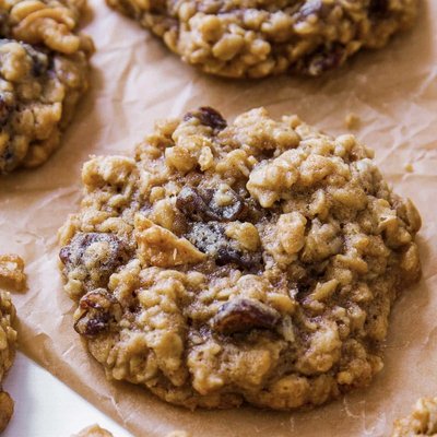 Oatmeal Raisin Cookies