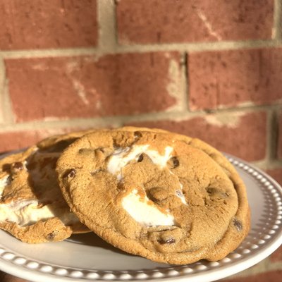 Campfire Song Cookie (S’mores)