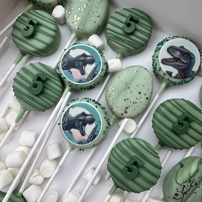 Custom Shaped Cake Pops