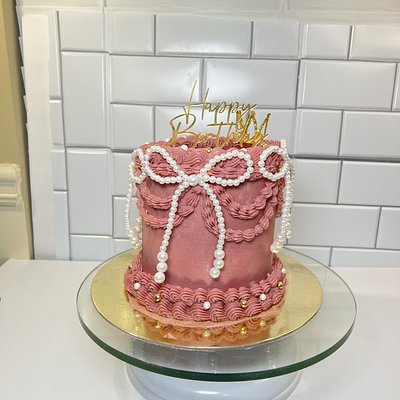 Luxury Vintage Tall Cake 