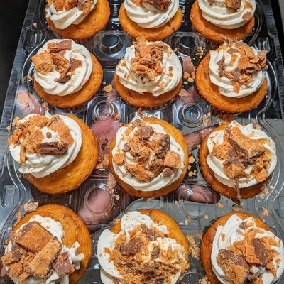 Butterfinger Cupcake