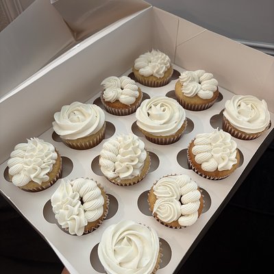 Angel Batch- 12 Cupcakes (Plain) 