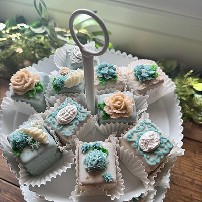 Petit Fours 