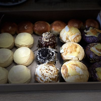 21 pcs Salu-Salo Create Your Own Box - Mixed Pastries