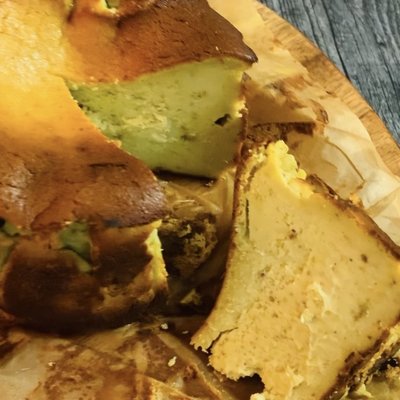 PISTACHIO “BURNT” BASQUE CHEESECAKE 
