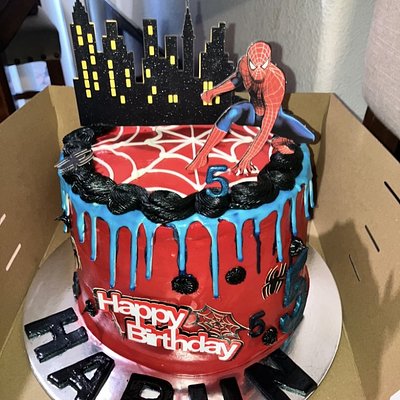 Spider-Man Drip Cake 