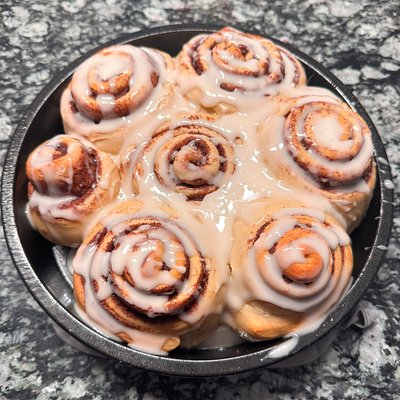 Cinnamon Rolls (4)