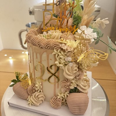 6 Inch Round Cake Tall