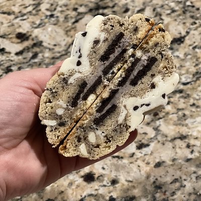Cookies N’ Creme