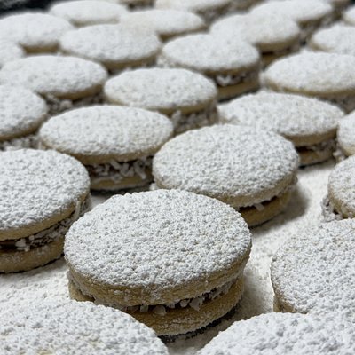 Alfajores - Dulce De Leche Sandwich Cookies