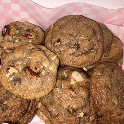 Nut Lovers Cookie Dozen