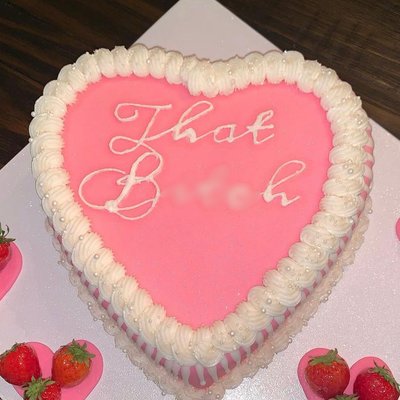 099. Heart Cake Fondant ~23 Servings