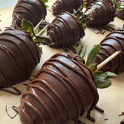 Half Dozen Chocolate Covered Strawberries 