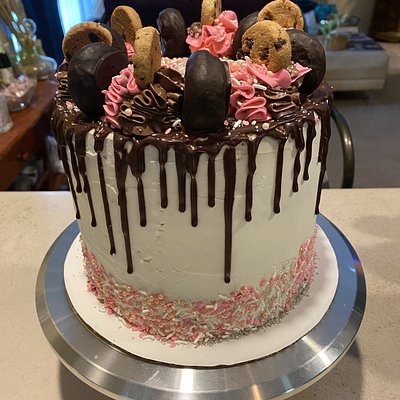 Pink & Chocolate Drip Cake 
