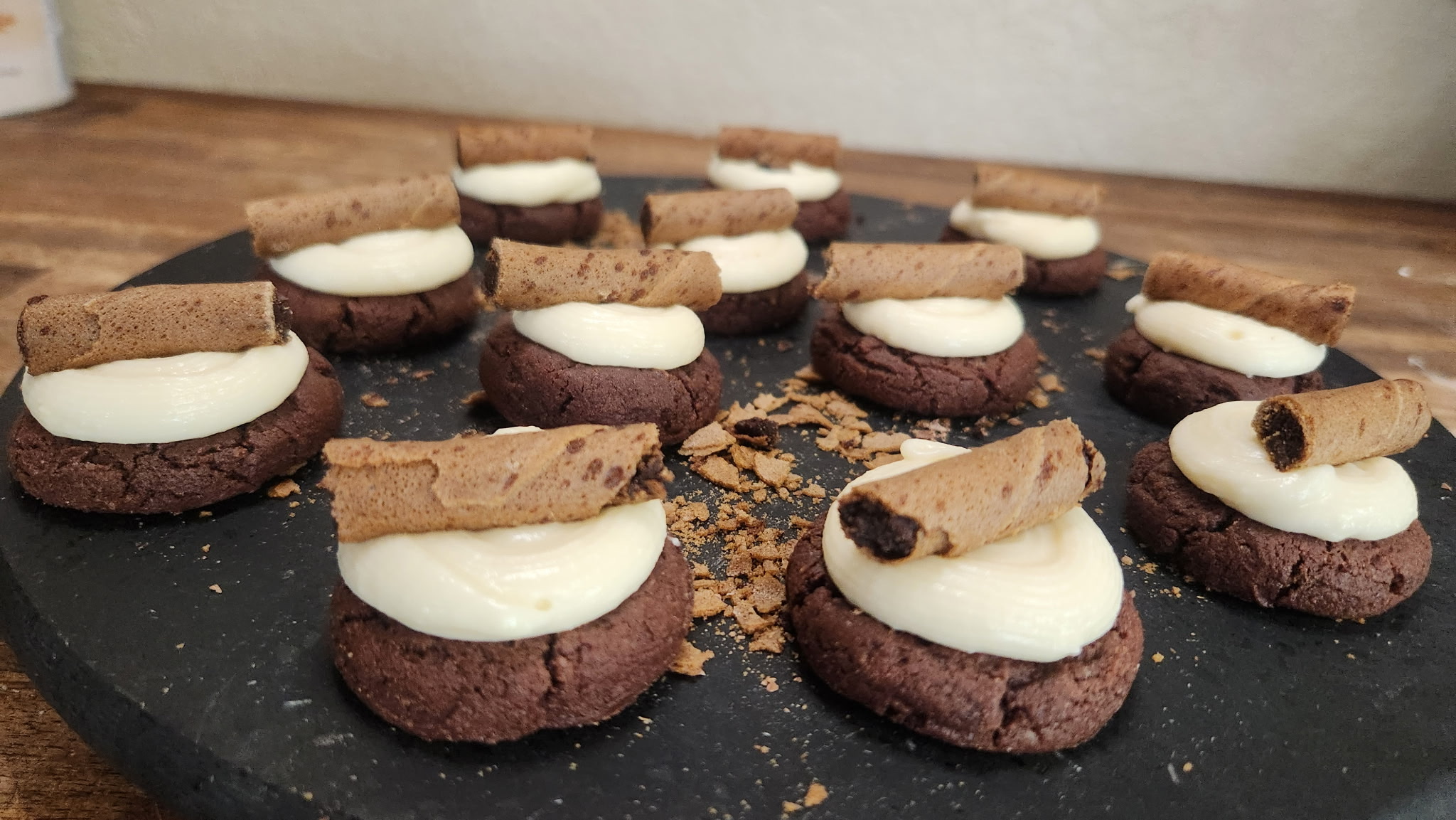 Hot Chocolate Cookie (Mini 12-Pack) 