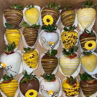 Strawberries ( Large Case ) 