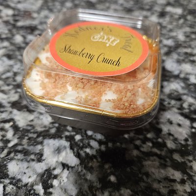 Mini Strawberry Crunch Cakes