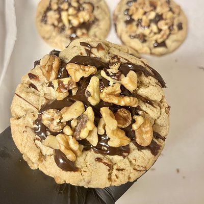 Chocolate Chip Walnut Cookies