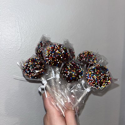 Gluten Free choc cake pops (12)