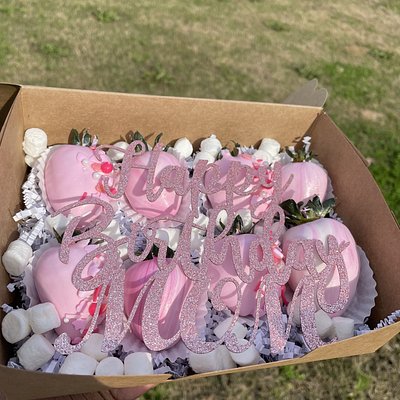 6 𝙿𝚒𝚎𝚌𝚎 𝚂𝚝𝚛𝚊𝚠𝚋𝚎𝚛𝚛𝚢 𝙱𝚘𝚡 🍓