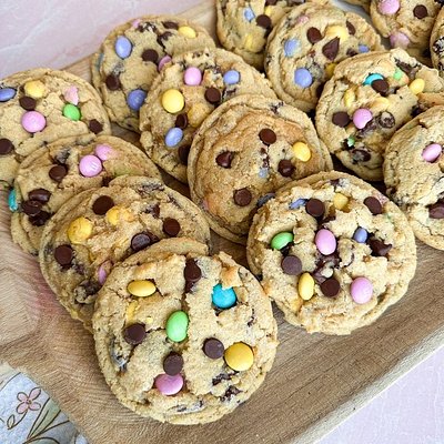 Easter Chocolate Chip Cookies