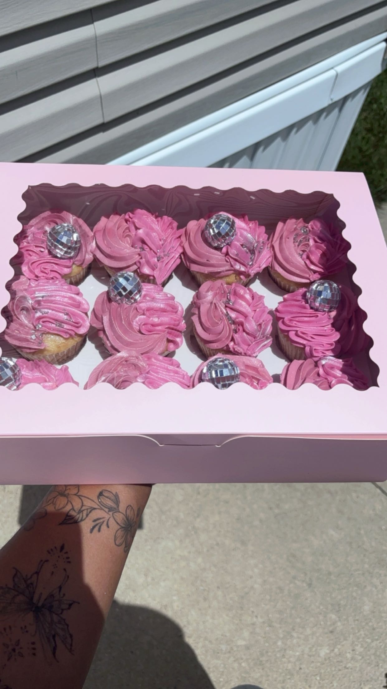 Custom Cupcakes (1 Dozen) 