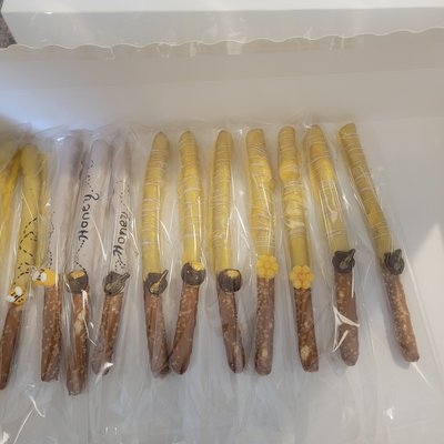 Dipped Pretzels 